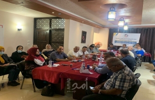 المركز الفلسطيني يعقد ندوة حوارية بعنوان خطة لابيد الأمن مقابل الاقتصاد