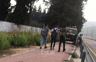 قوات الاحتلال تعتدي على طلبة اللبن الشرقية وتمنعهم من الوصول إلى مدرستهم