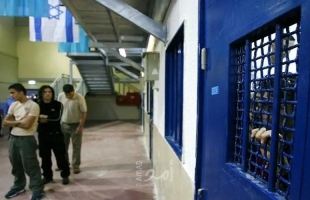 الأسرى يعلنون عن خطوات تصعيدية "الأربعاء": إغلاق السجون وإرجاع وجبة الفطور