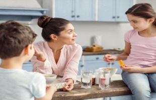 6 طرق لتعزيز التواصل بين أفراد الأسرة