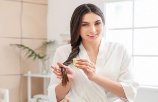 5 فوائد للعسل تعيد صحة الشعر من جديد