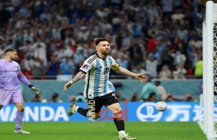 الأرجنتين تتأهل لربع نهائي كأس العالم على حساب أستراليا وتصطدم بـ هولندا.. فيديو