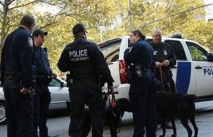 الشرطة الأمريكية تلقي القبض على المشتبه به في عملية الطعن بمنزل حاخام في نيويورك