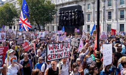 نواب بريطانيون يطالبون إنجلترا بالسماح باحتجاجات أثناء الإغلاق