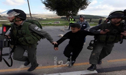 قوات الاحتلال تعتقل طفلا من قرية الجيب غرب القدس