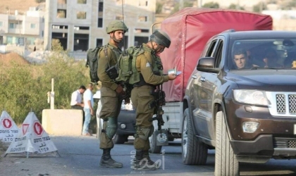 قوات الاحتلال تنصب حاجزا جنوب بيت لحم