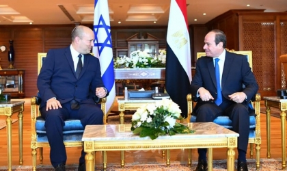بينيت يصل القاهرة ويلتقي الرئيس السيسي