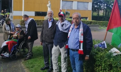 وقفة تضامن مع الأسرى الفلسطينيين أمام مقر الصليب الأحمر في مدينه لاهاي الهولندية