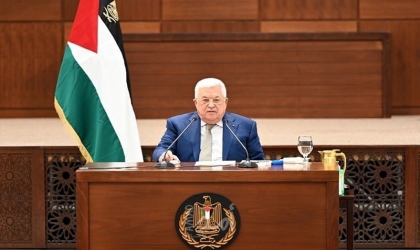 عباس يضغط لمفاوضات مع إسرائيل تبدأ بـ"ترسيم الحدود"