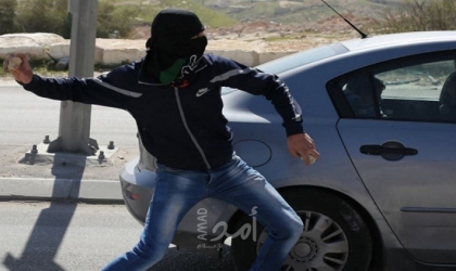 فلسطينيون يستهدفون مركبات المستوطنين غرب رام الله