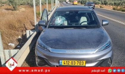 إعلام عبري: تضرر مركبة للمستوطنين رشقاً بالحجارة شرق قلقيلية