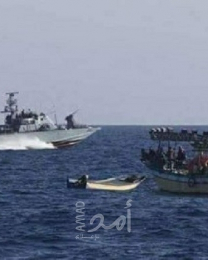 زوارق الاحتلال تهاجم مراكب الصيادين مقابل بحر قطاع غزة