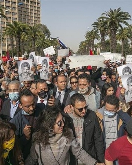 وقفة احتجاجية لــ أحزاب ومنظمات تونسية تطالب بكشف المتورطين باغتيال "بلعيد"