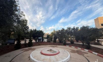 قوات الاحتلال تقتحم جامعة بيرزيت شمال رام الله وتسرق ضريح الشهداء..تواصل إرهابها في الضفة