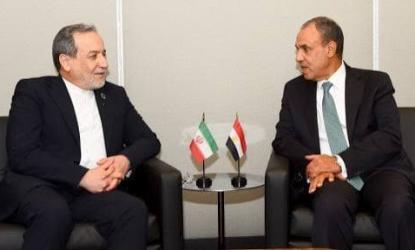 وزير الخارجية المصري يشدد خلال لقائه نظيره الإيراني على ضرورة خفض التصعيد في المنطقة