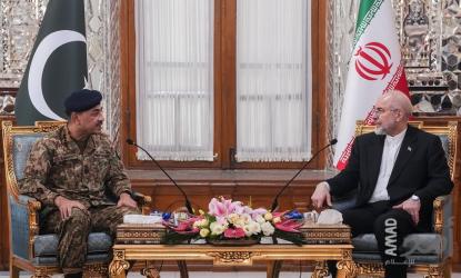 ف.تايمز: قائد الجيش الباكستاني منير يحث إيران على كبح الحوثيين